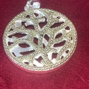 NWT Karis green diamond accent pendant in platinum bond